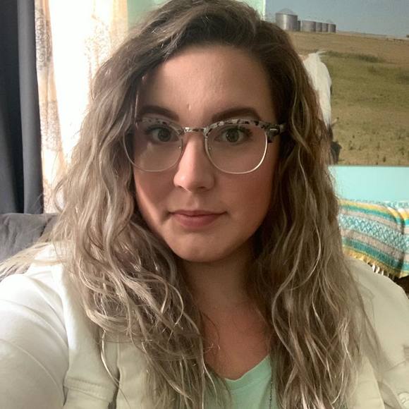 Meet your Posher, Amanda - Picture 1 of 1